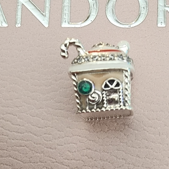 Pandora Festive Gingerbread House Charm - Picture 7 of 7